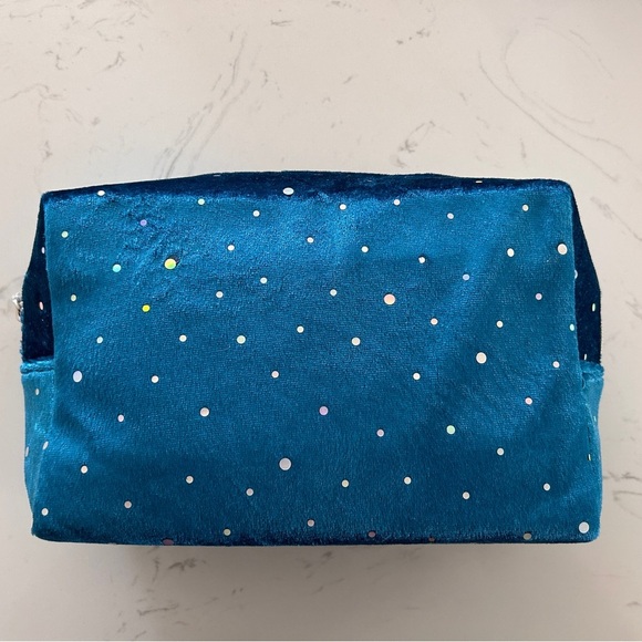 Ulta Beauty Woman’s Cosmetic Bag- NWOT - Picture 1 of 5